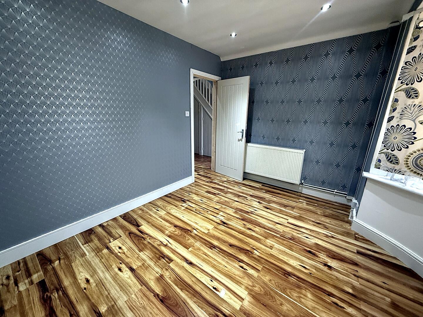 3 bed property in Ash Grove, Hounslow